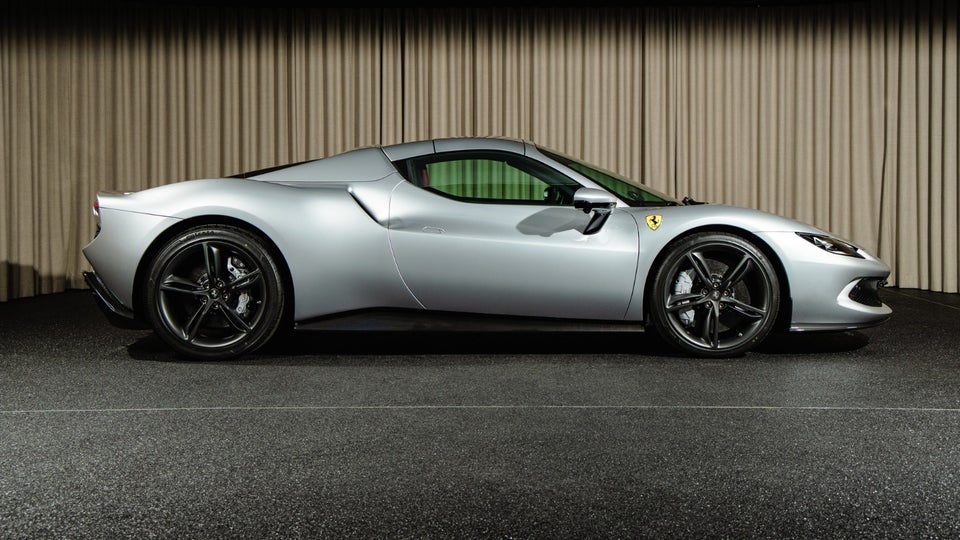 Ferrari 296 GTS 2,9 DCT 2d