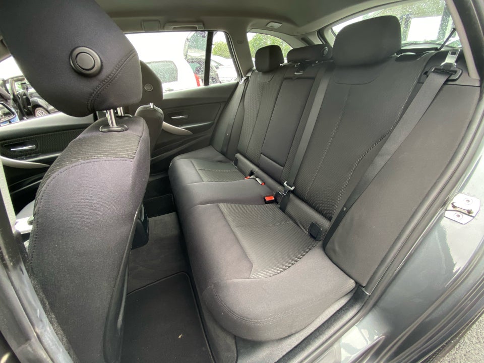 BMW 330d 3,0 Touring aut. 5d