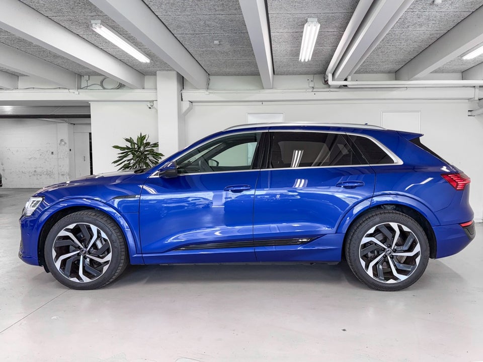Audi Q8 e-tron 55 S-line quattro 5d