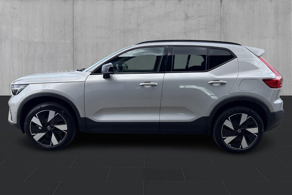 Volvo EX40 Extended Range Plus 5d