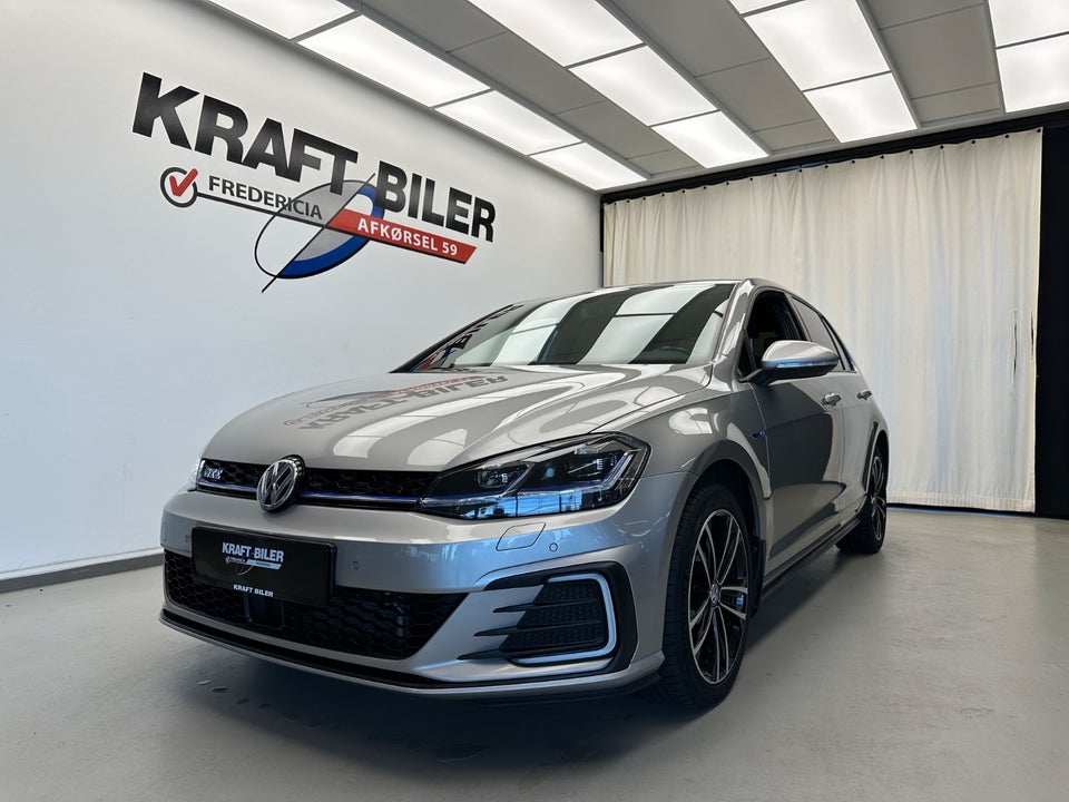 VW Golf VII 1,4 GTE DSG 5d
