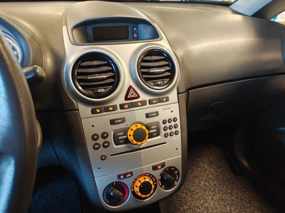 Opel Corsa 1,2 16V Cosmo 5d