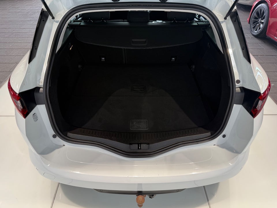 Renault Megane IV 1,2 TCe 100 Zen Sport Tourer 5d