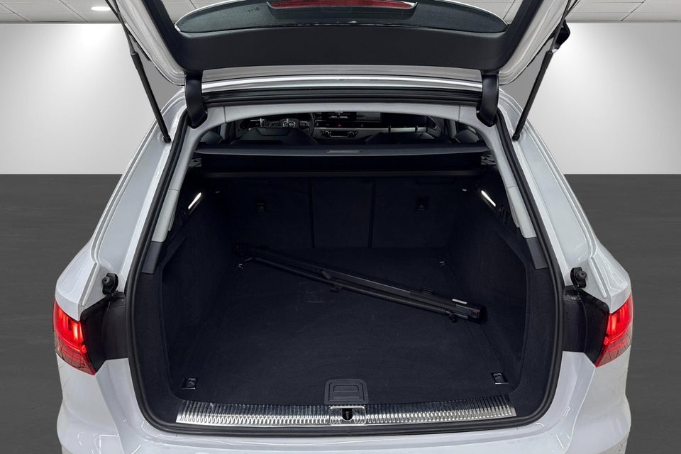 Audi A4 40 TFSi Prestige plus Avant S-tr. 5d