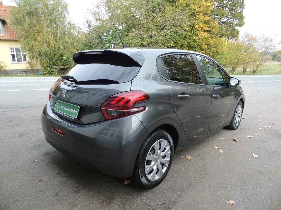 Peugeot 208 1,2 PureTech 82 Privé 5d