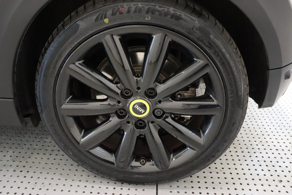 MINI Cooper SE Greenwich 3d