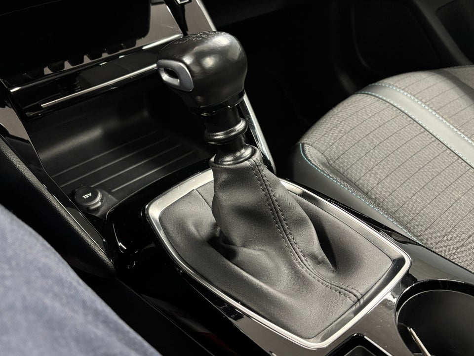 Peugeot 208 1,5 BlueHDi 100 Allure Sky 5d