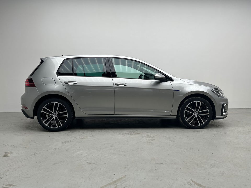 VW Golf VII 1,4 GTE DSG 5d