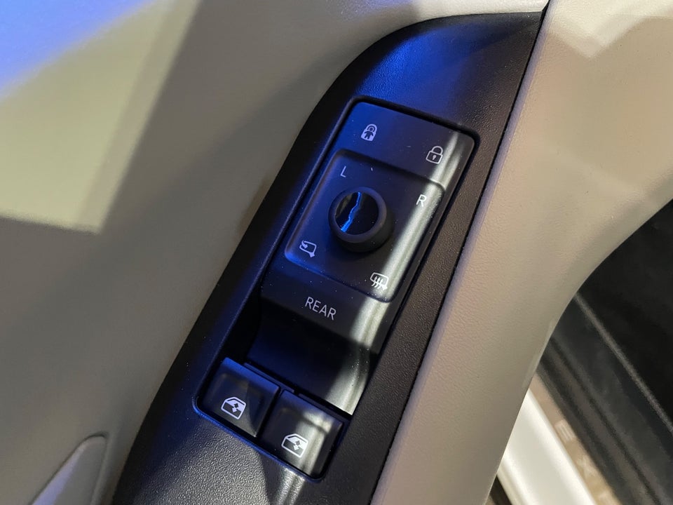 Ford Explorer 82 Premium Extended Range 5d