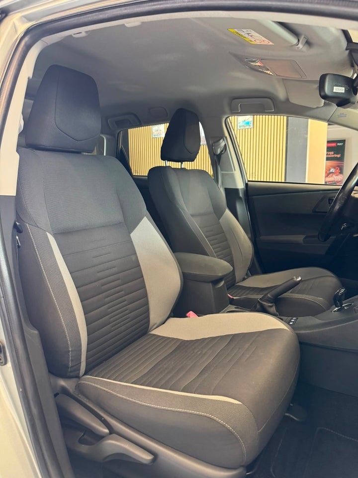 Toyota Auris 1,8 Hybrid H2 Comfort Touring Sports CVT 5d