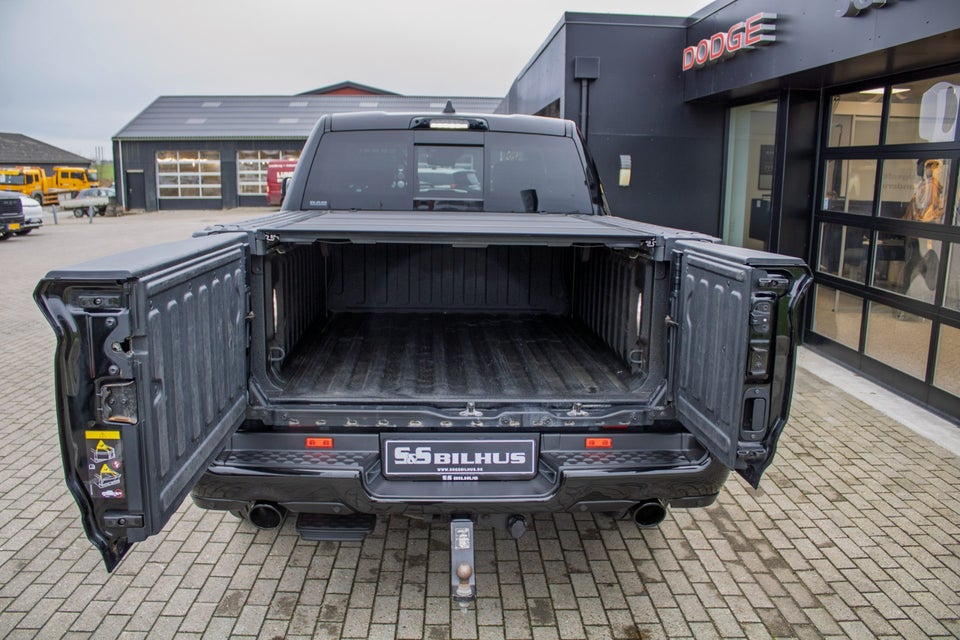 Dodge RAM 1500 5,7 V8 Hemi Laramie Night aut. 4d