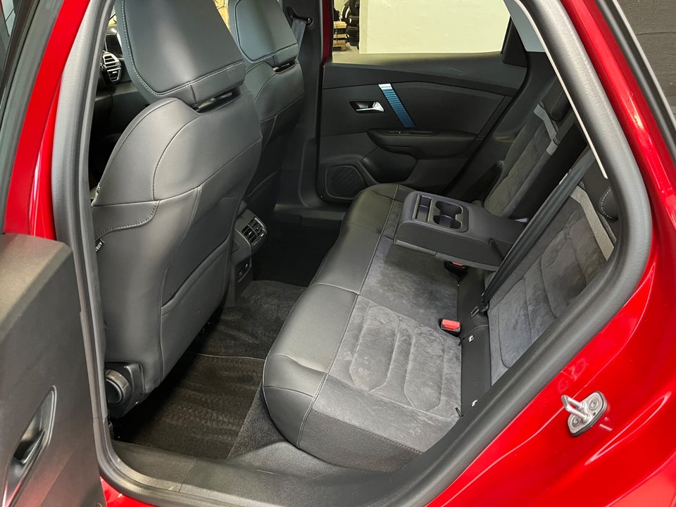 Citroën ë-C4 X 50 Shine Pack 4d