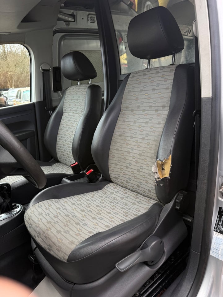 VW Caddy Maxi 1,6 TDi 102 DSG BMT Van 4d