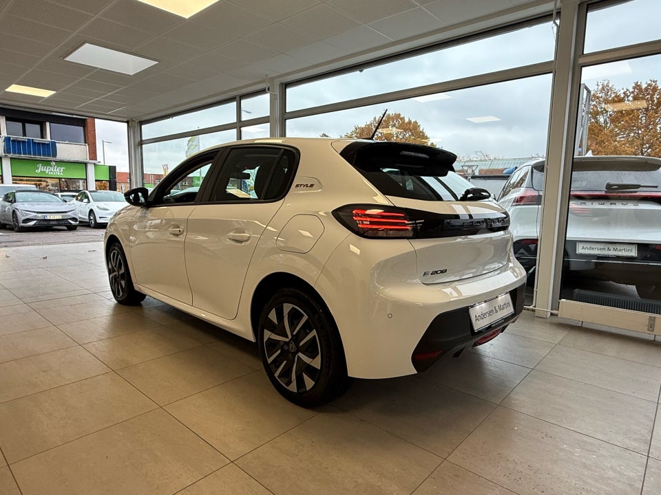 Peugeot e-208 50 Style 5d