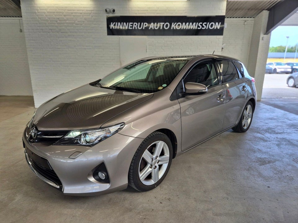 Toyota Auris 2,0 D-4D T3 5d