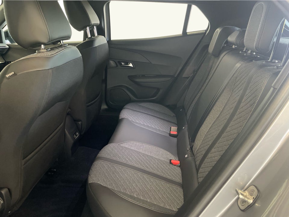 Peugeot 2008 1,2 PureTech 130 Allure EAT8 5d