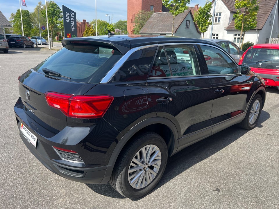 VW T-Roc 1,6 TDi 115 Style 5d