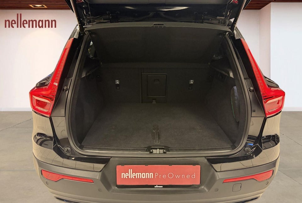 Volvo XC40 Standard Range Plus 5d