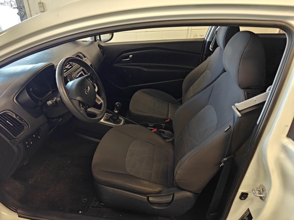 Kia Rio 1,2 CVVT Base 3d
