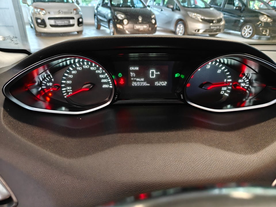 Peugeot 308 1,6 BlueHDi 120 Style SW 5d