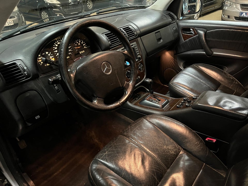 Mercedes ML320 3,2 aut. 5d