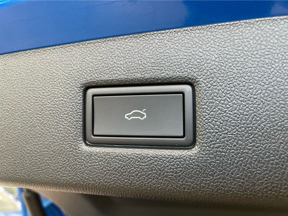 Ford Explorer 82 Premium Extended Range 5d