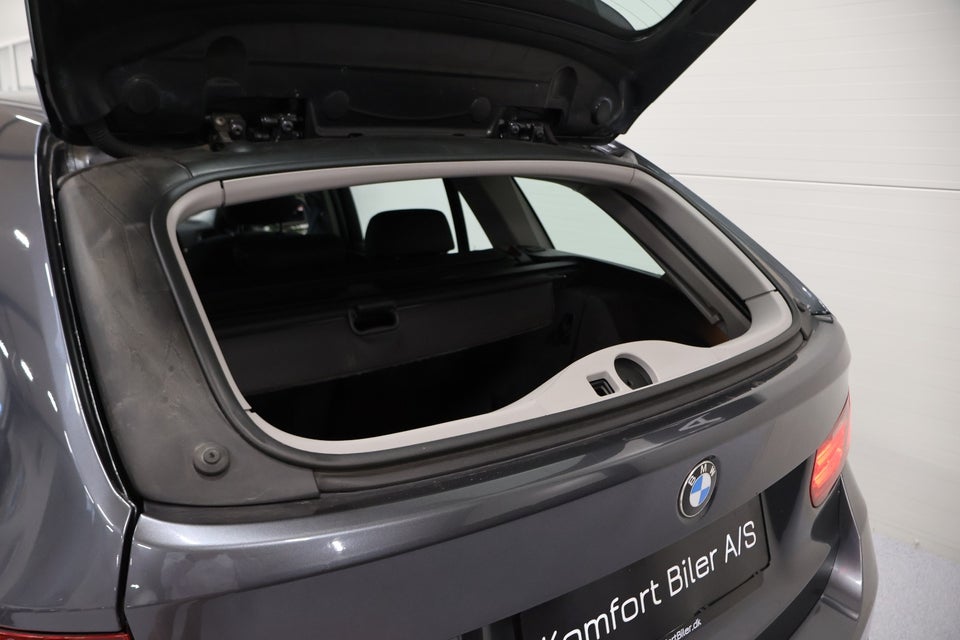 BMW 320i 2,0 Touring aut. 5d