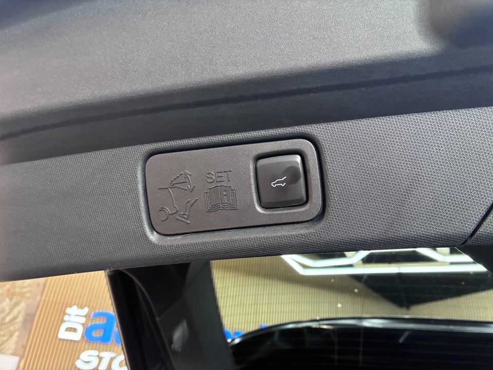 Ford Mustang Mach-E 70 Standard Range AWD 5d