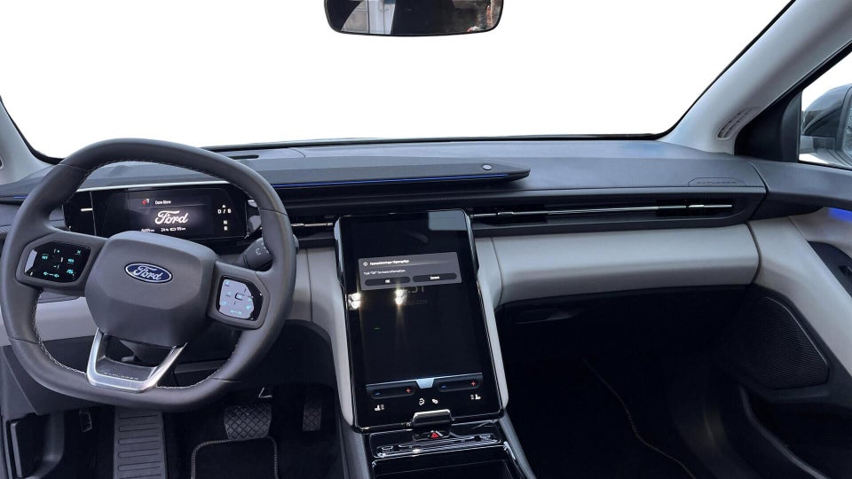 Ford Explorer 77 Premium Extended Range 5d