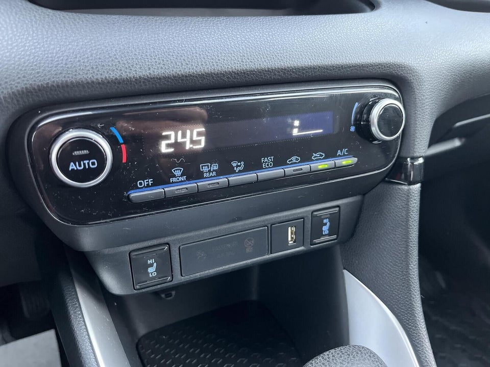 Toyota Yaris 1,5 Hybrid H3 e-CVT 5d