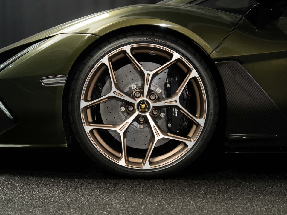 Lamborghini Revuelto 6,5  2d