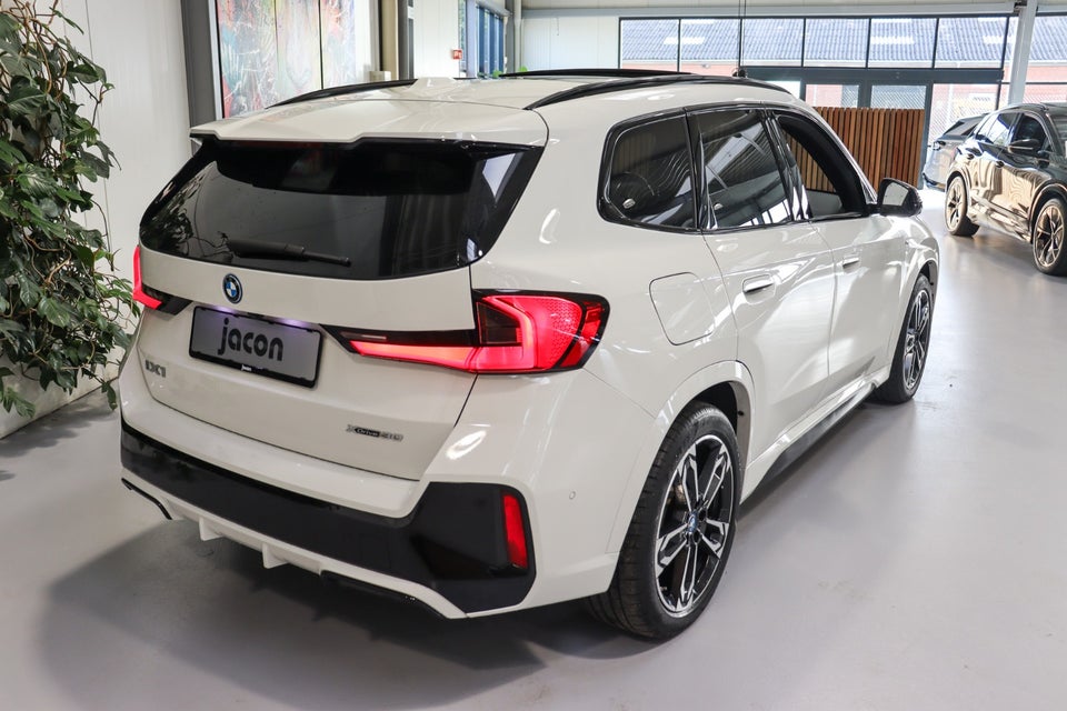 BMW iX1 xDrive30 Fully Charged M-Sport 5d
