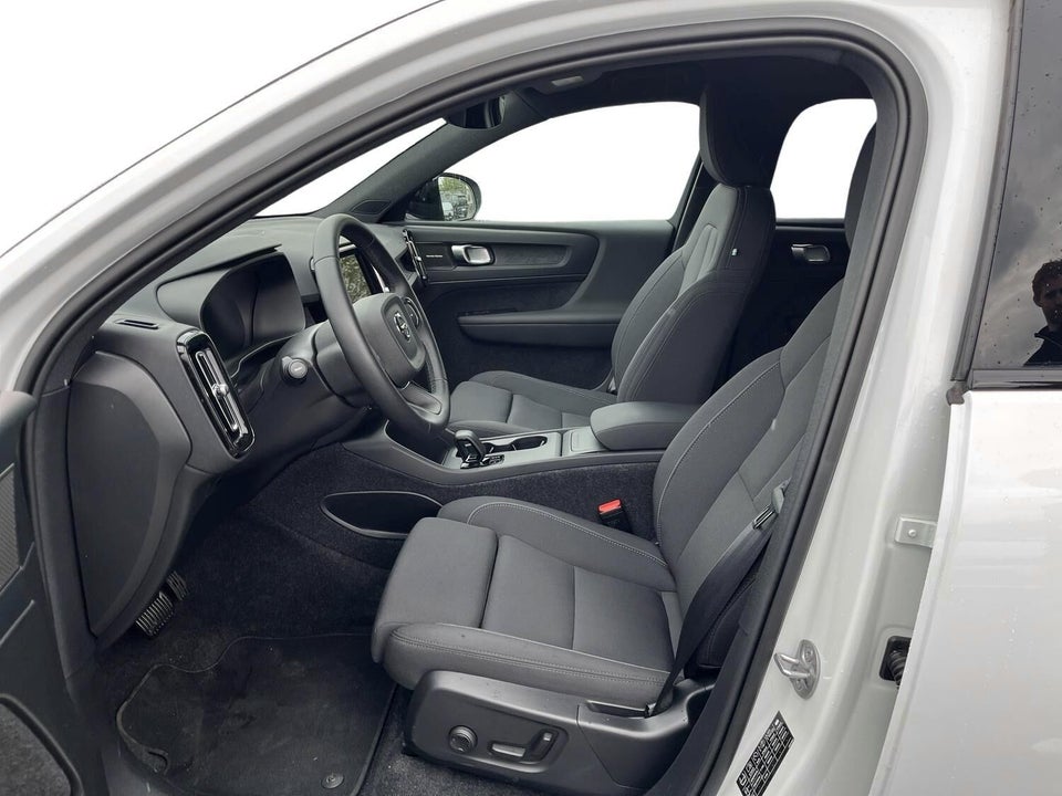 Volvo EX40 Extended Range Plus 5d