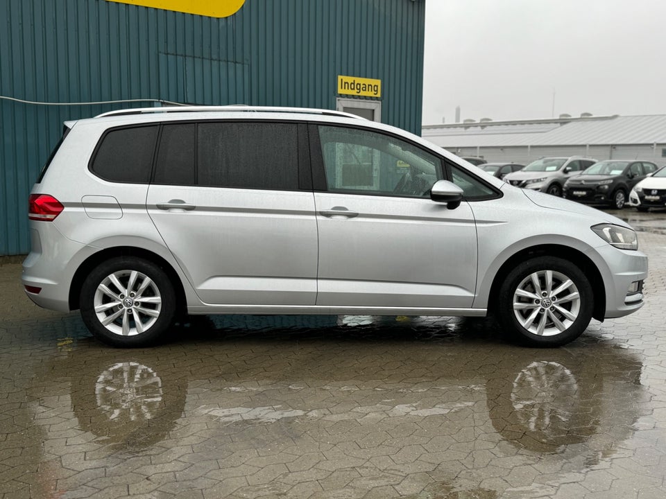 VW Touran 2,0 TDi 150 Comfortline DSG 7prs 5d