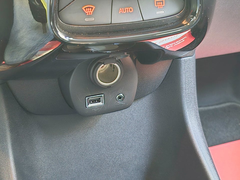 Peugeot 108 1,0 e-VTi 72 Allure+ 5d