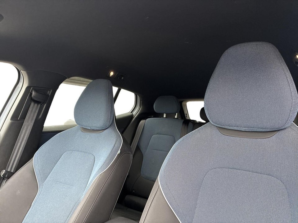 Volvo EX30 Extended Range Plus 5d