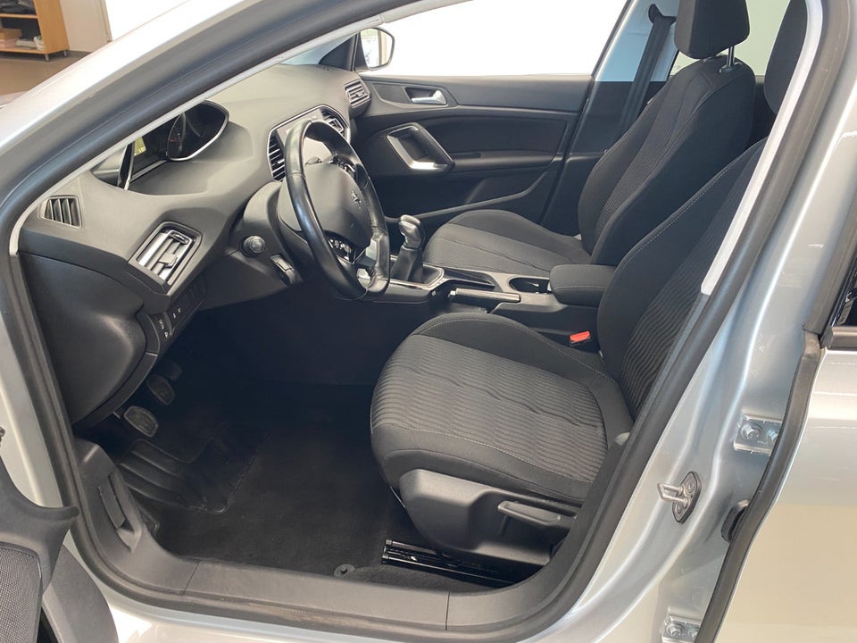 Peugeot 308 1,2 e-THP 110 Chili SW 5d