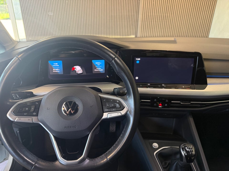 VW Golf VIII 1,5 TSi 130 1st Edition 5d