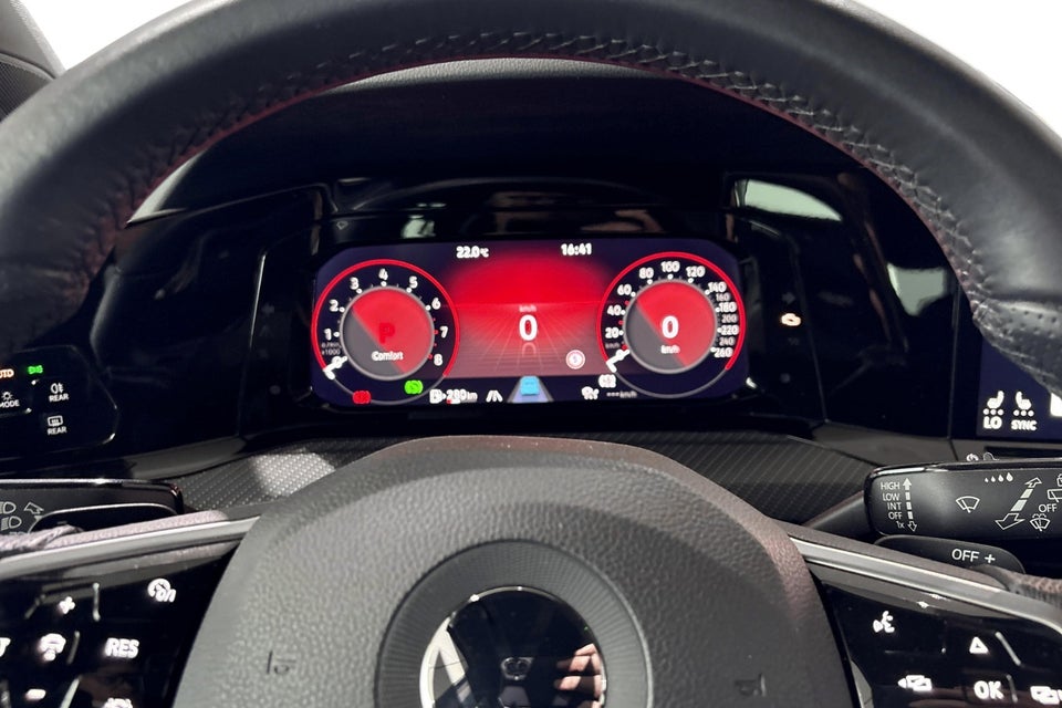 VW Golf VIII 1,5 eTSi 150 R-line DSG 5d