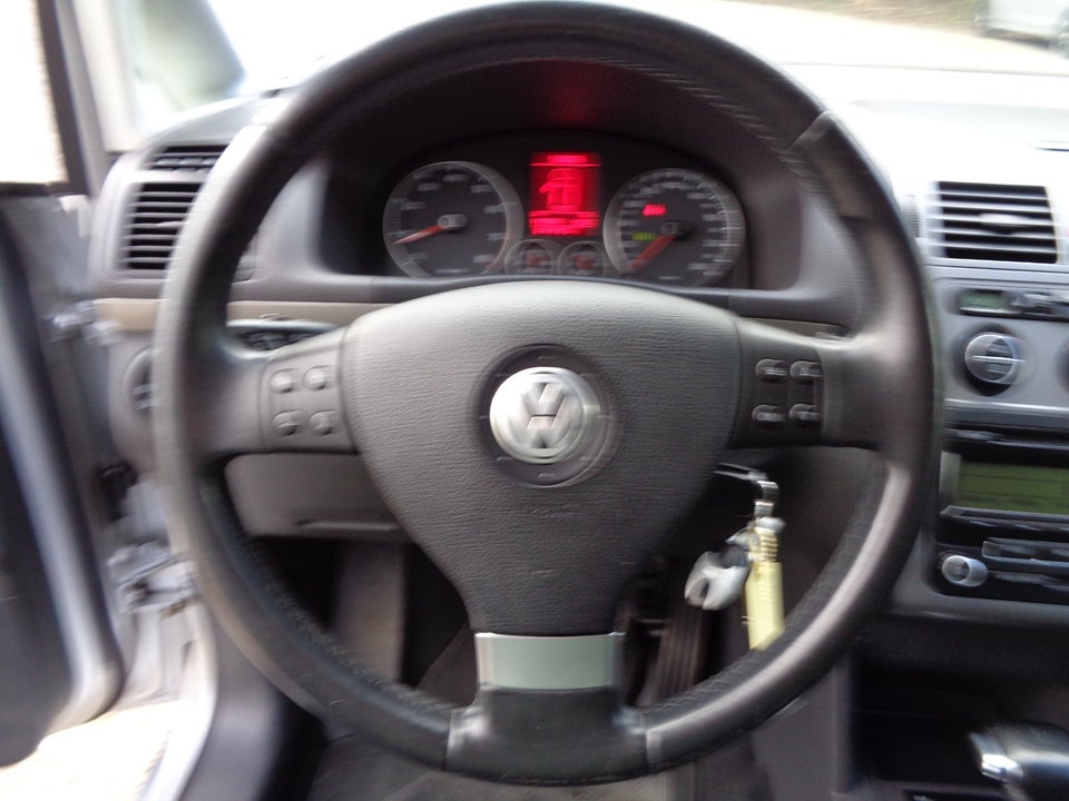 VW Touran 1,4 TSi 140 Freestyle DSG 5d