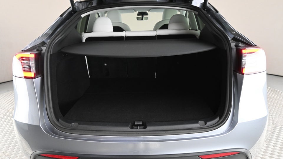 Tesla Model Y Long Range AWD 5d