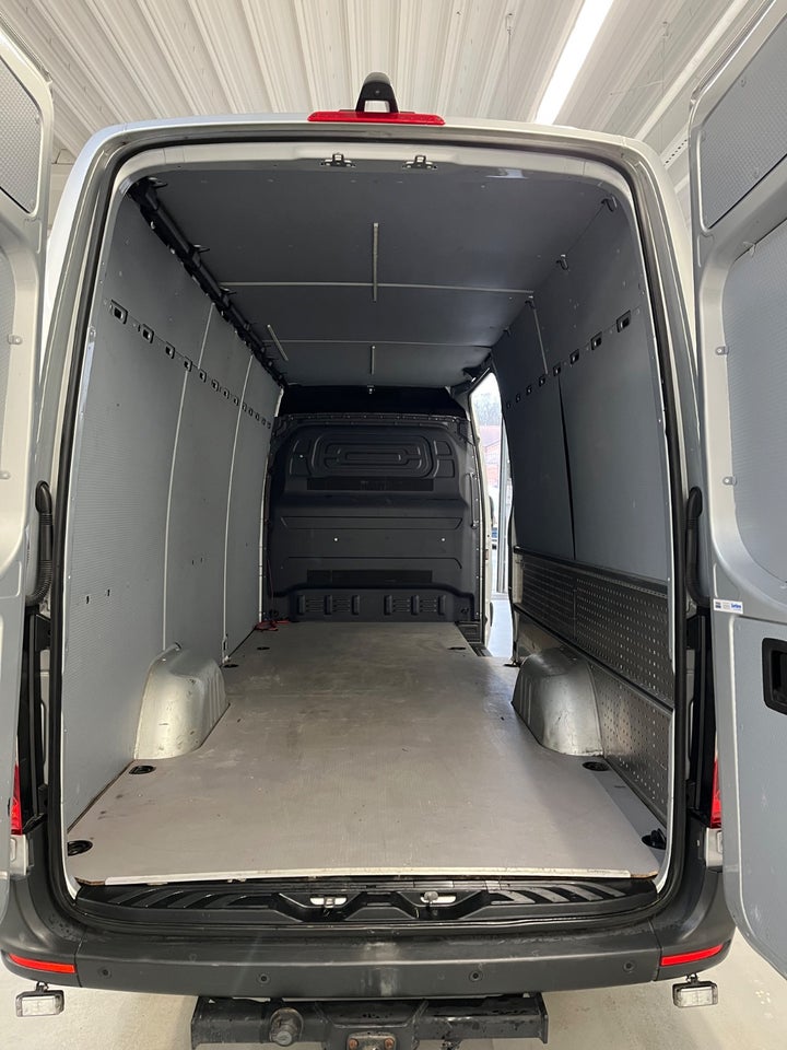 Mercedes Sprinter 319 3,0 CDi A3 Kassevogn aut. RWD