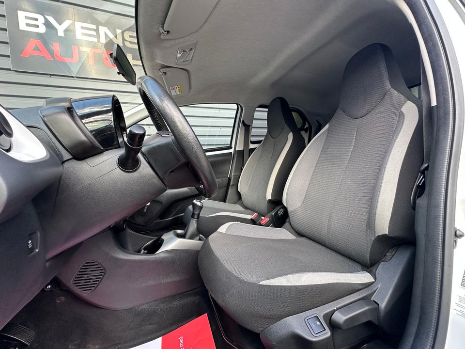 Toyota Aygo 1,0 VVT-i x-press 5d