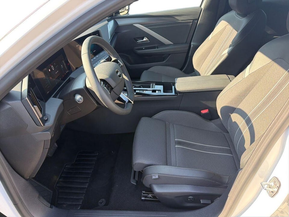 Opel Astra-e 54 GS Sports Tourer 5d