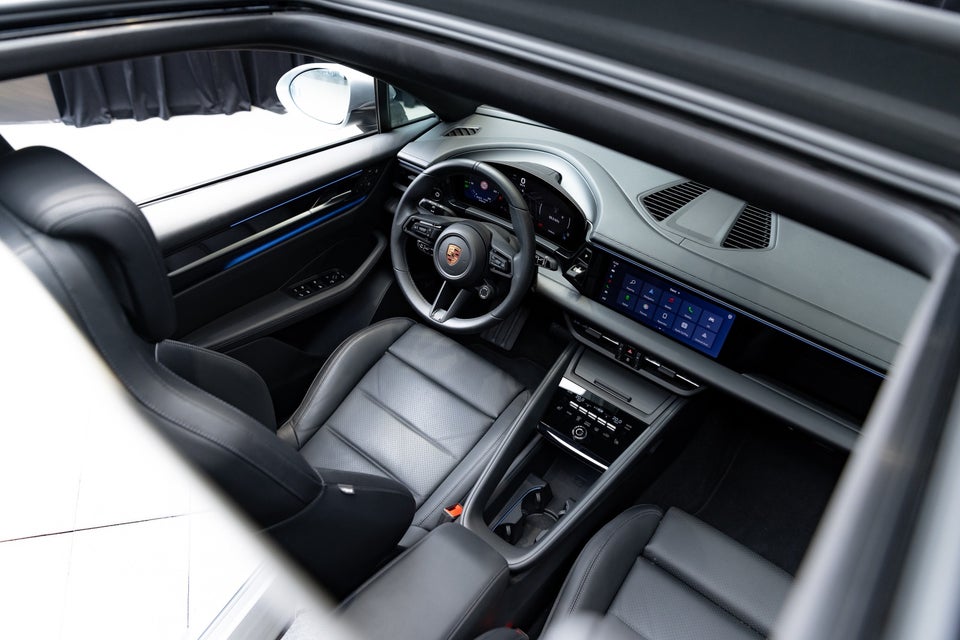 Porsche Macan 4 5d