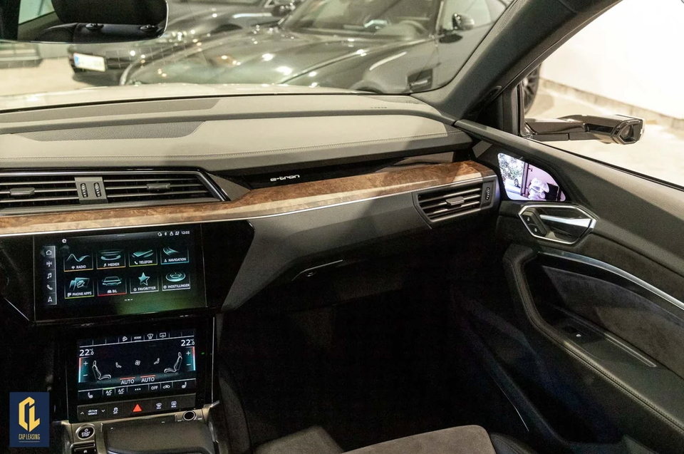 Audi e-tron 55 quattro 5d