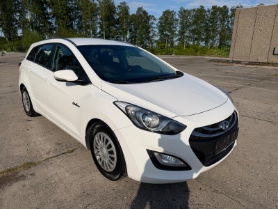 Hyundai i30 1,6 CRDi 110 Style CW Eco 5d