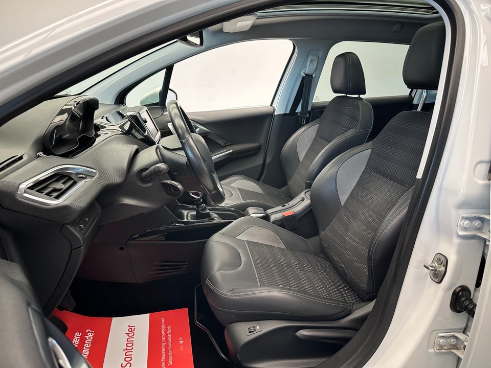 Peugeot 2008 1,2 PureTech 130 Allure+ 5d