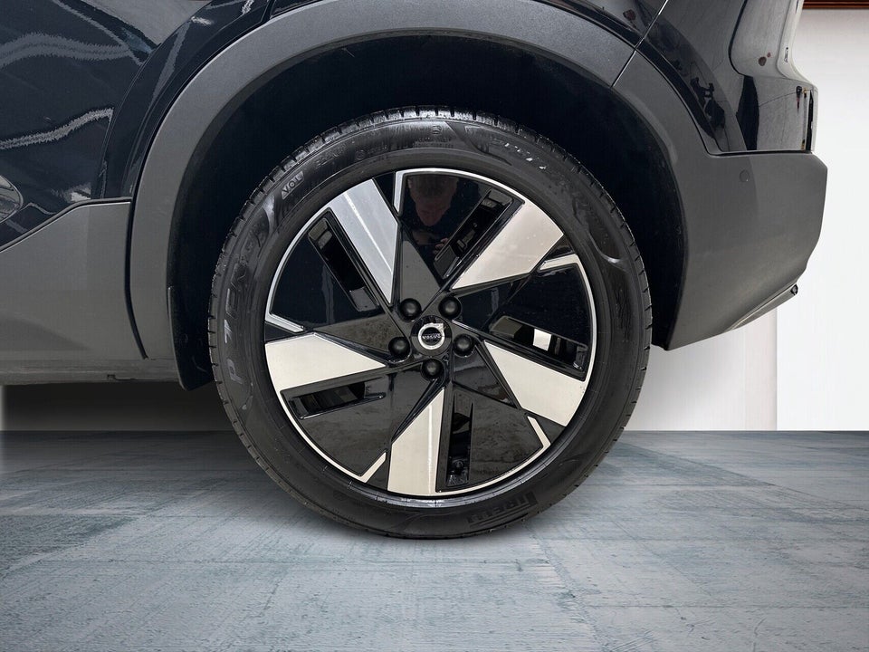 Volvo EX40 Extended Range Plus 5d