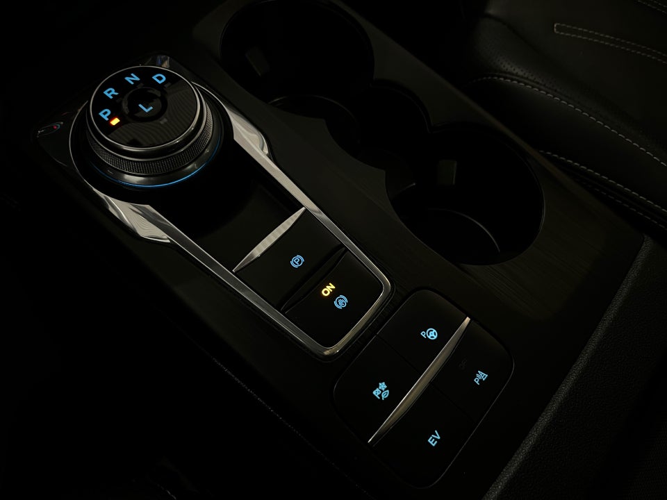 Ford Kuga 2,5 PHEV Vignale CVT 5d